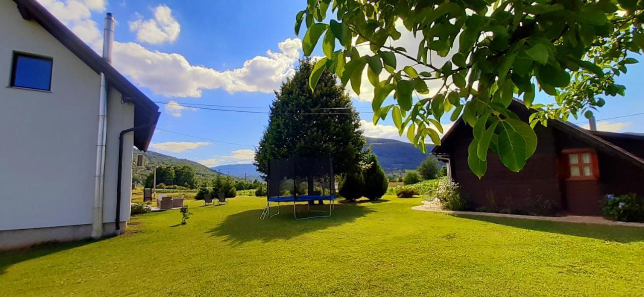Wooden House Nela Near Plitvice Lakes 스몰리야나크 외부 사진